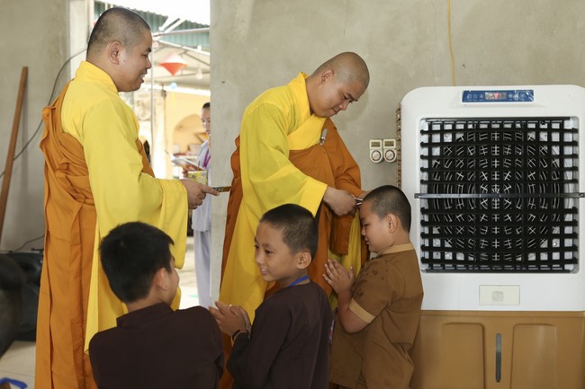 The 2nd Day of Summer Retreat for Children in Dong Cao pagoda
